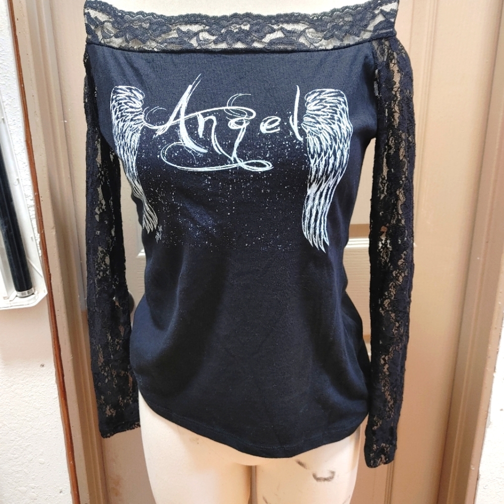 SUPER CUTE! Angel lace and slit back long sleeve short size M like new